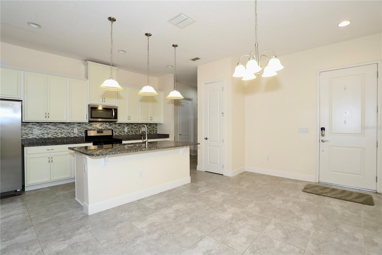 Image 14 of 33 For 2461 Datura Loop