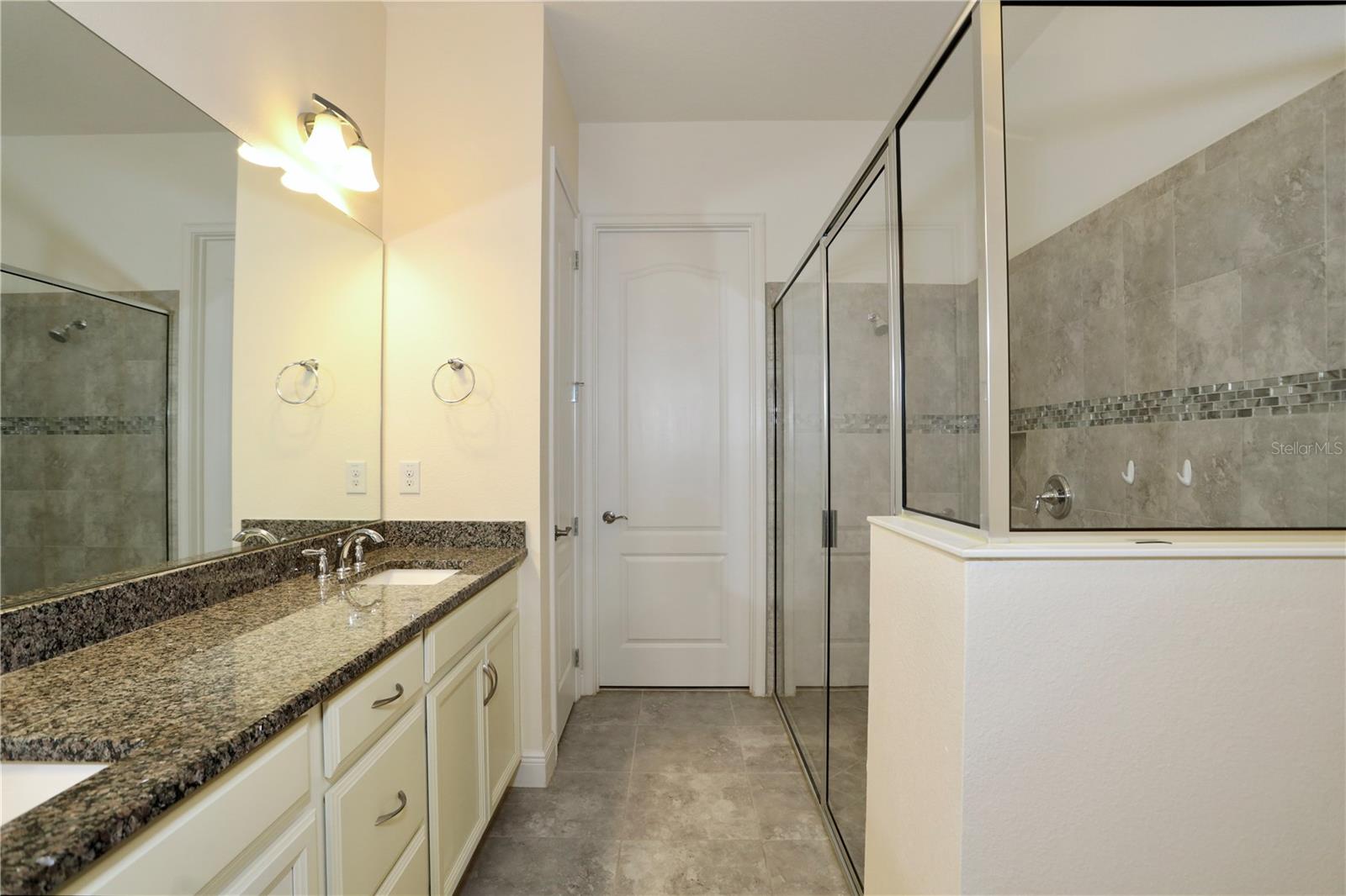 Image 19 of 33 For 2461 Datura Loop