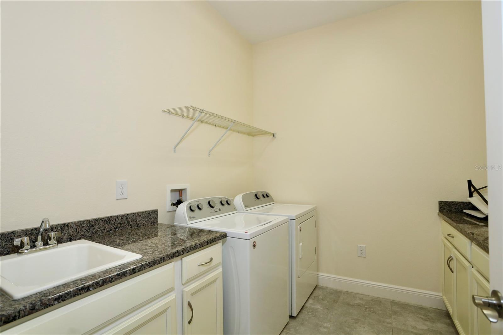 Image 21 of 33 For 2461 Datura Loop