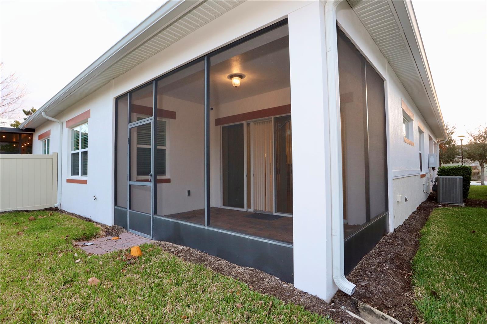 Image 25 of 33 For 2461 Datura Loop