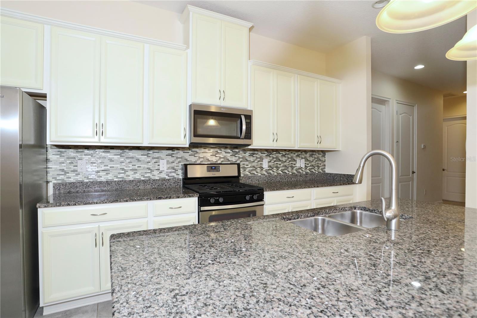 Image 9 of 33 For 2461 Datura Loop