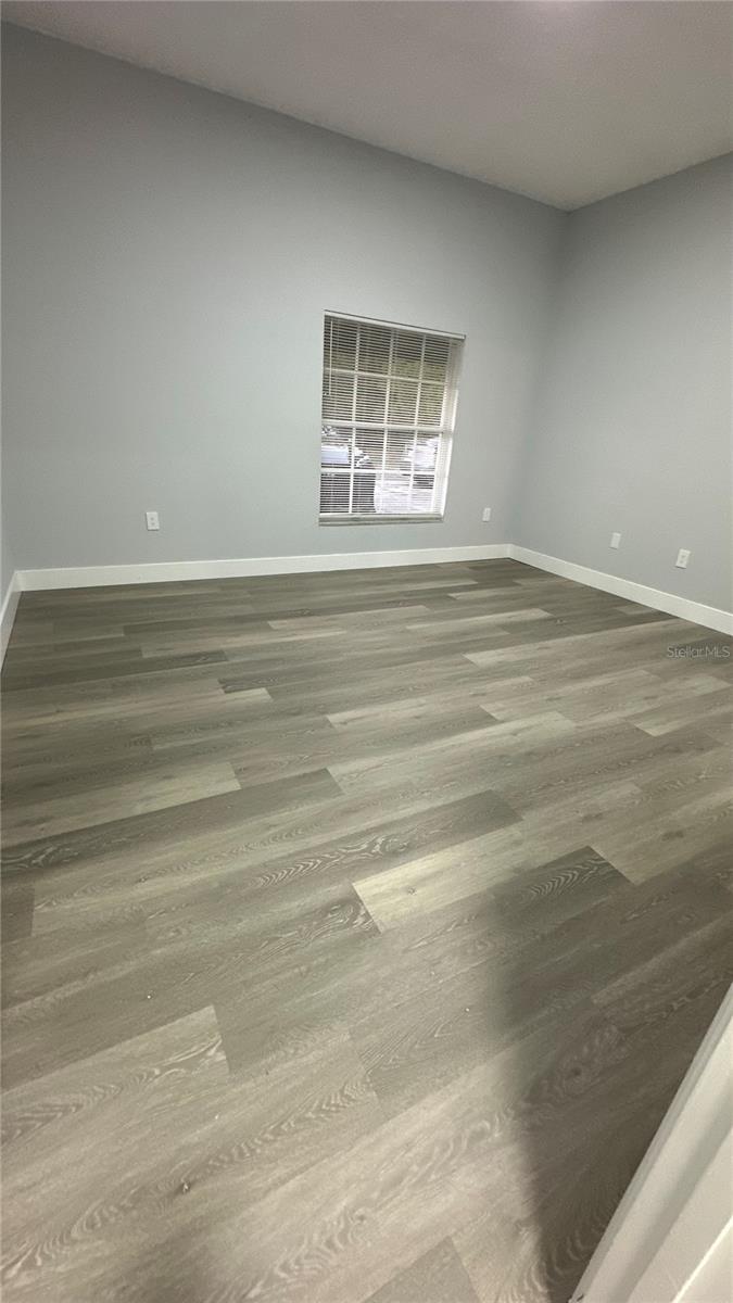 Image 12 of 33 For 1031 Universal Rest Place