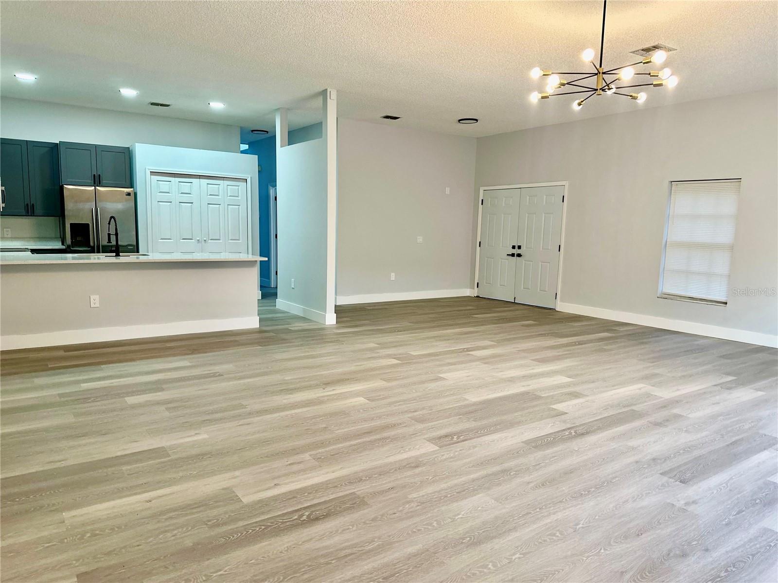 Image 6 of 33 For 1031 Universal Rest Place