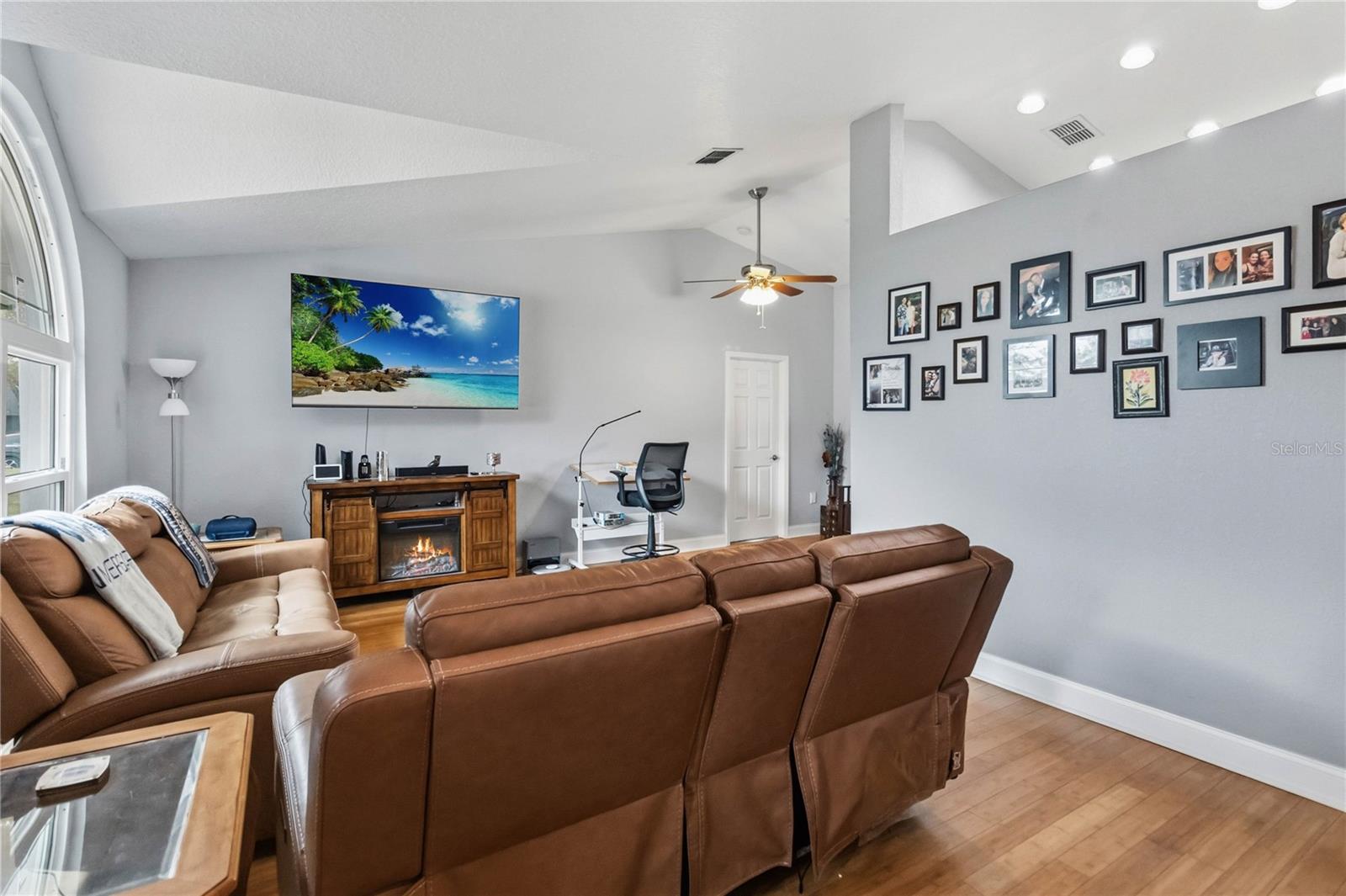 Image 8 of 51 For 1228 Beth Lane