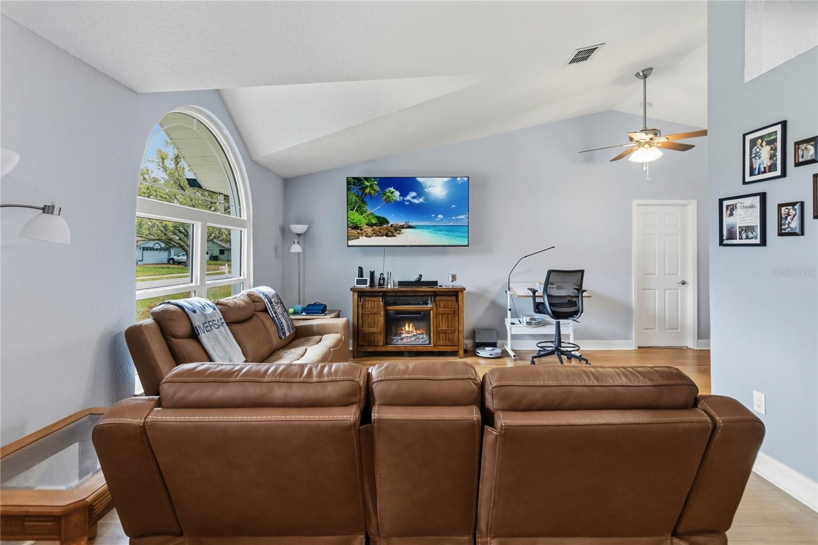 Image 9 of 51 For 1228 Beth Lane