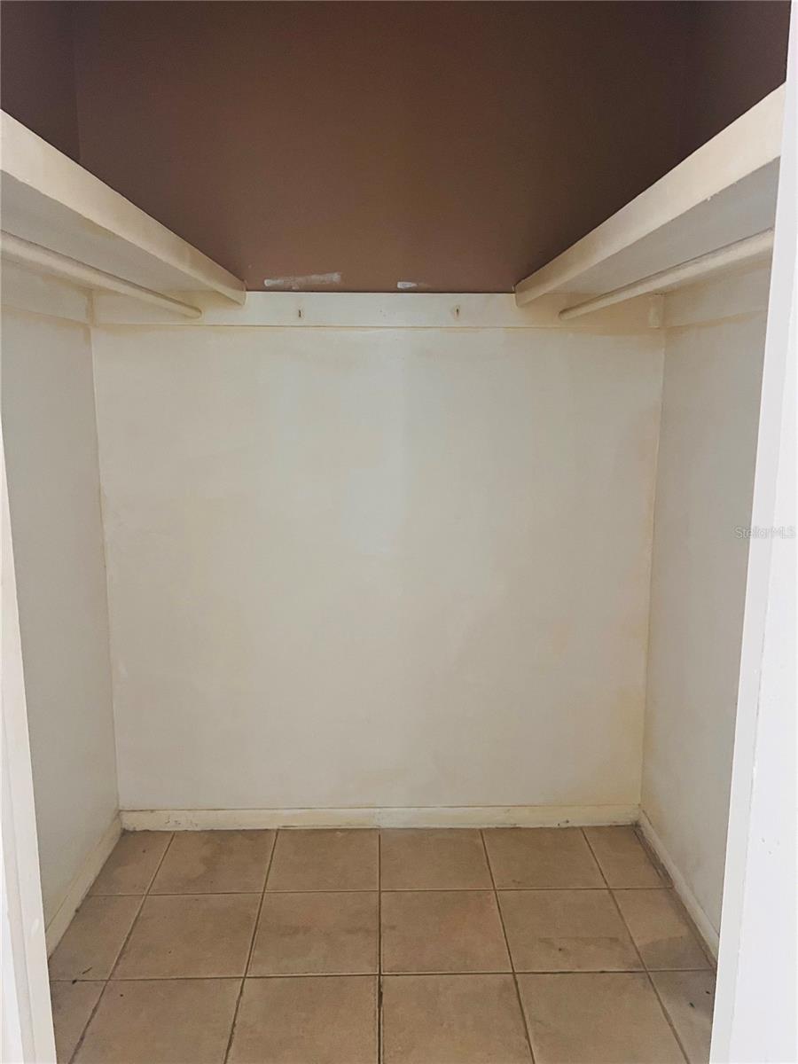 Image 11 of 14 For 1000 Semoran Boulevard 715