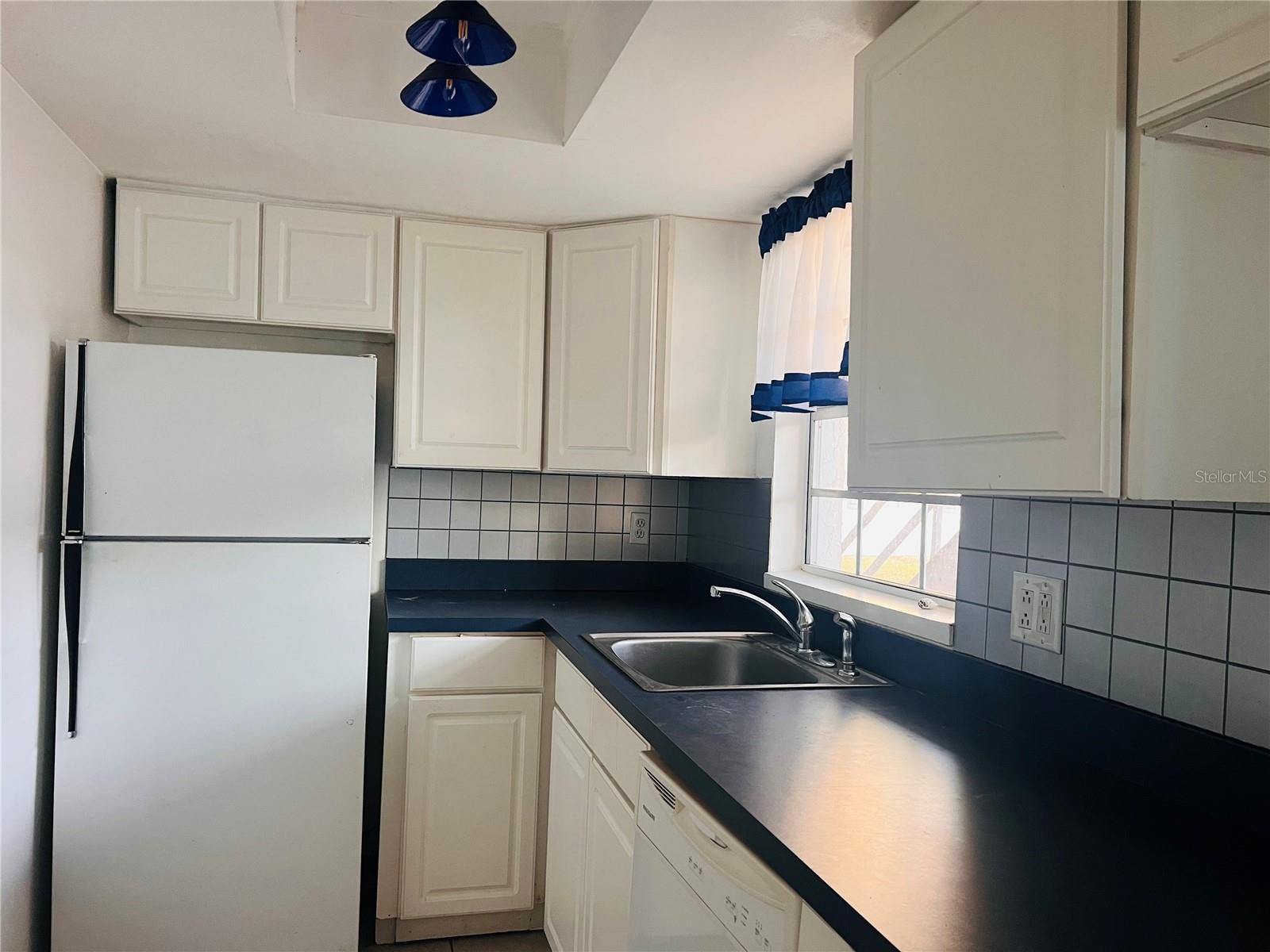 Image 9 of 14 For 1000 Semoran Boulevard 715