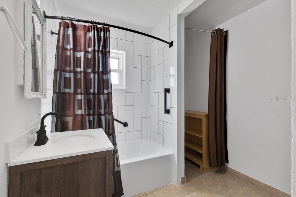 Image 13 of 43 For 6670 Bay Shore Drive