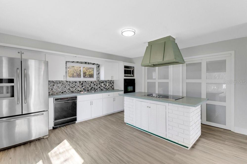 Image 6 of 43 For 6670 Bay Shore Drive