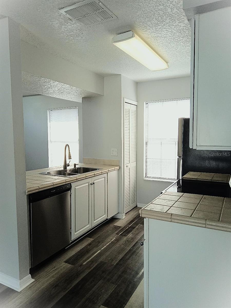 Image 3 of 15 For 2931 Rio Grande Trl  D