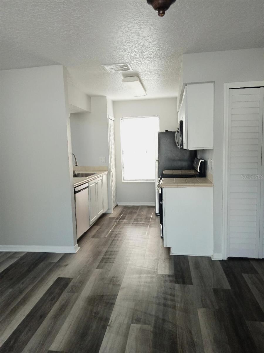 Image 6 of 15 For 2931 Rio Grande Trl  D