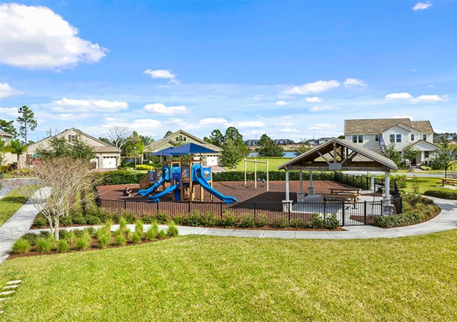 Image 26 of 92 For 15537 Mango Isle Street