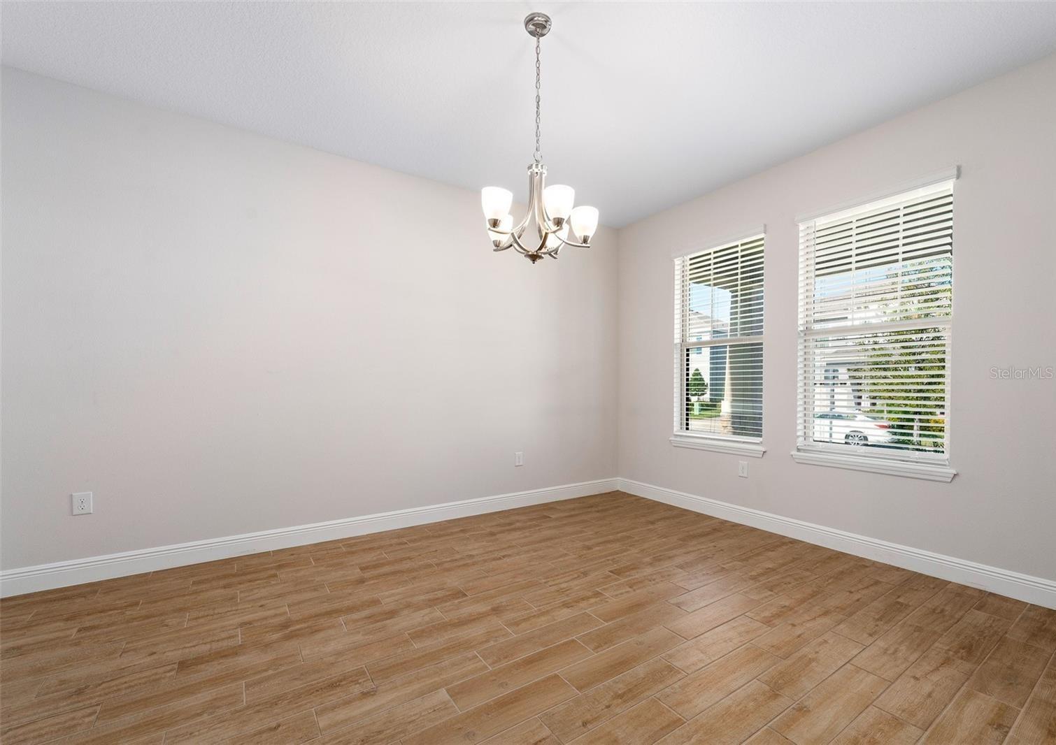 Image 4 of 92 For 15537 Mango Isle Street