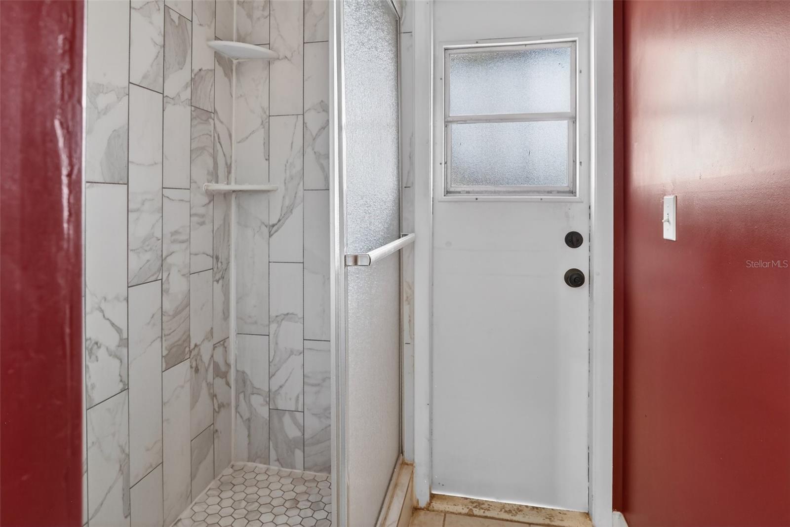 Image 19 of 39 For 1595 Shady Oak Drive