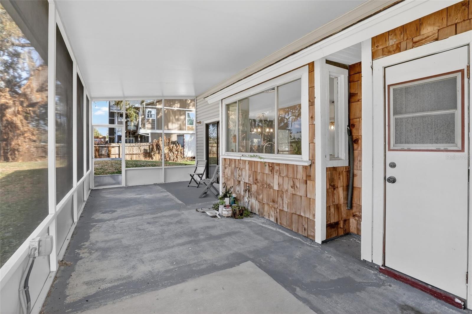 Image 29 of 39 For 1595 Shady Oak Drive