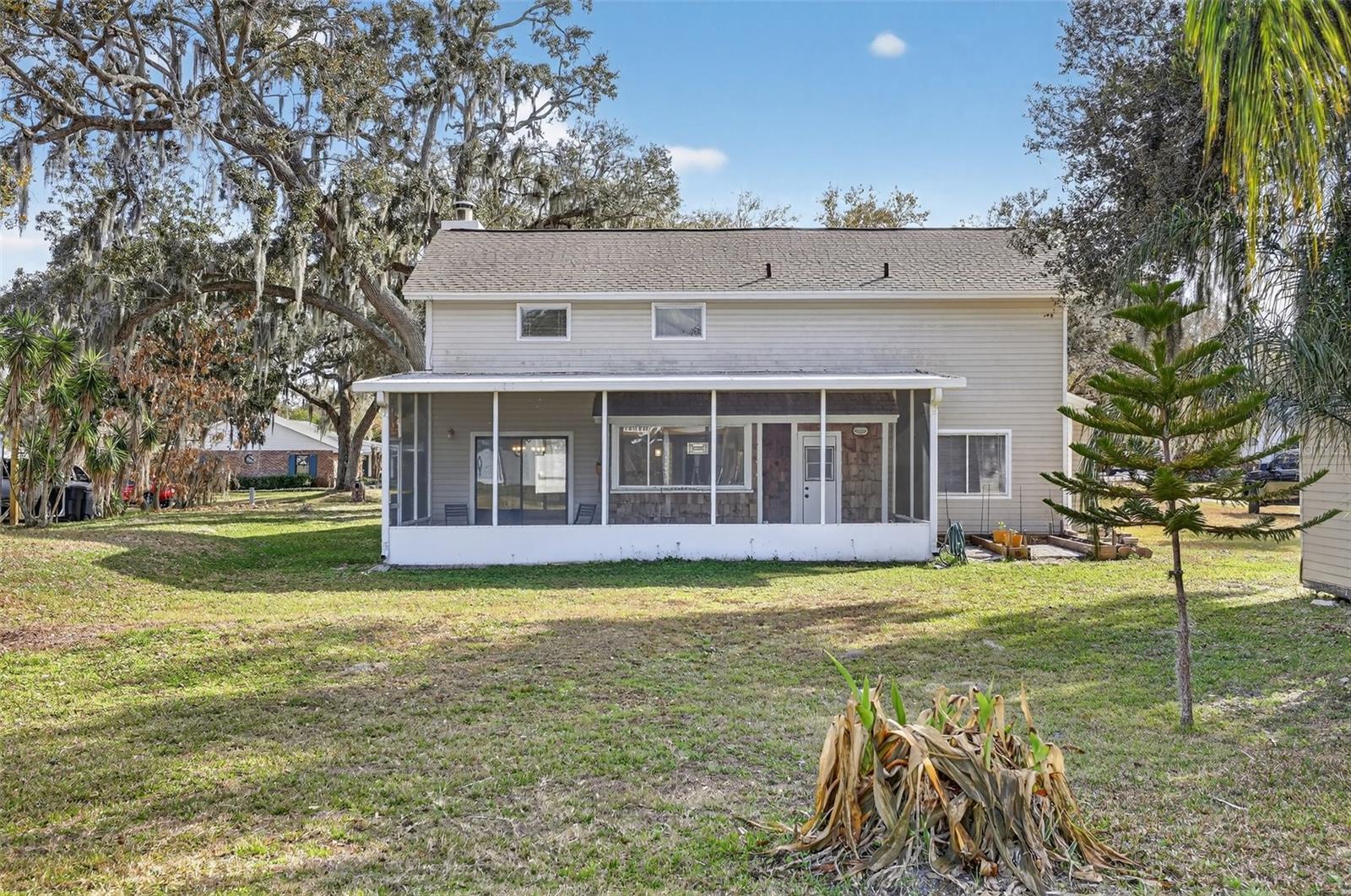 Image 32 of 39 For 1595 Shady Oak Drive