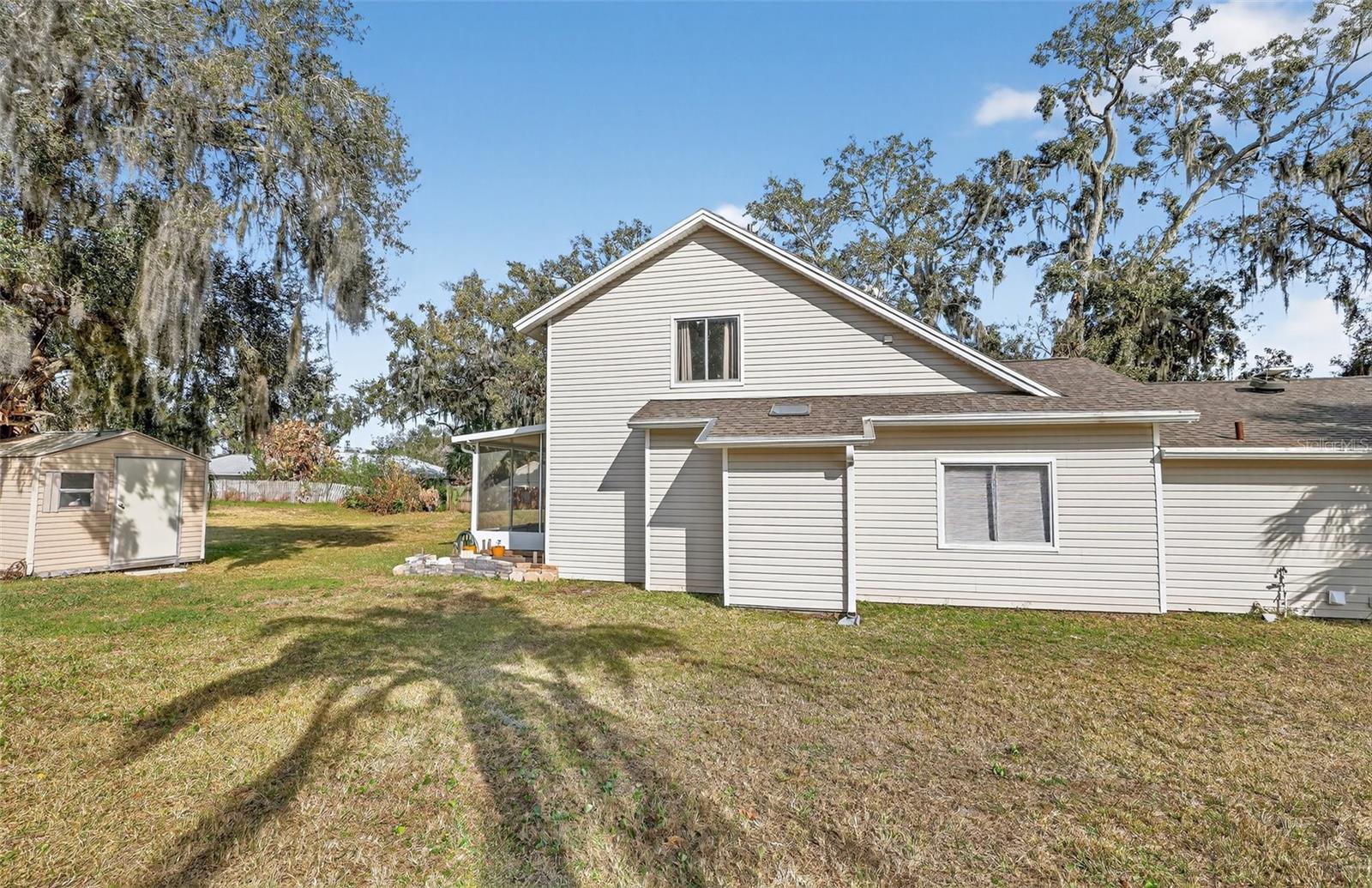 Image 33 of 39 For 1595 Shady Oak Drive