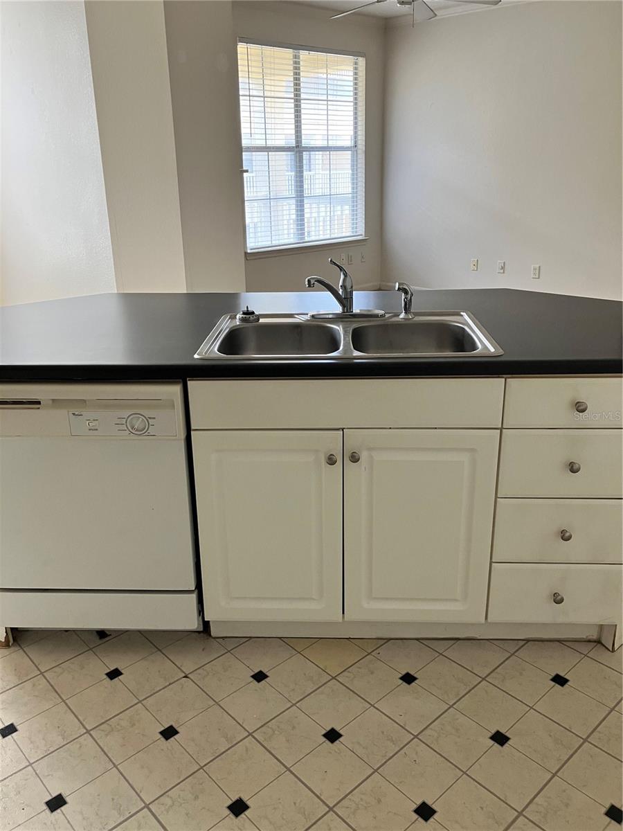 Image 4 of 18 For 860 Orange Avenue 430