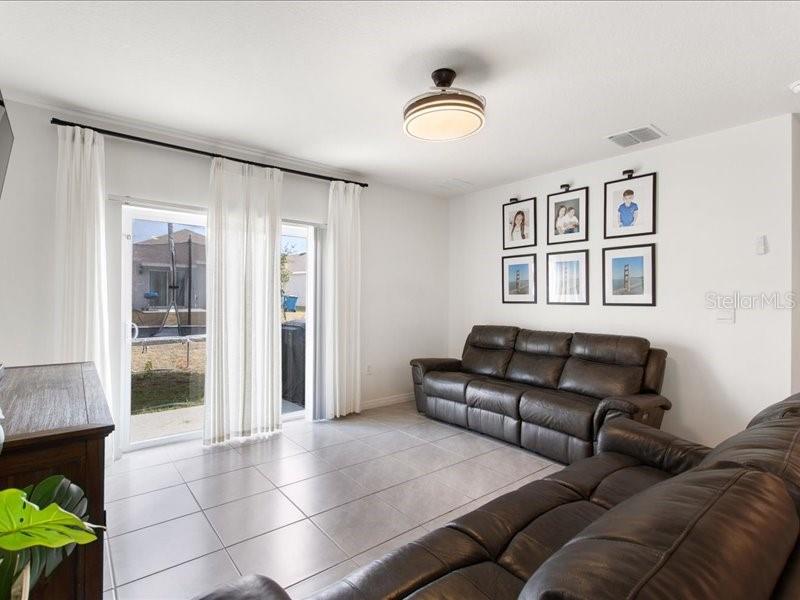 Image 14 of 43 For 1157 Cascades Avenue