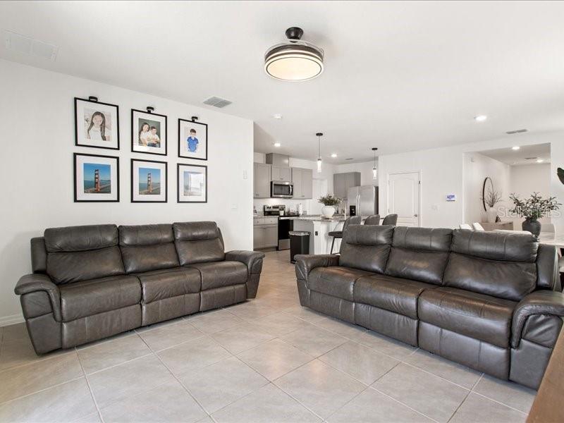 Image 15 of 43 For 1157 Cascades Avenue