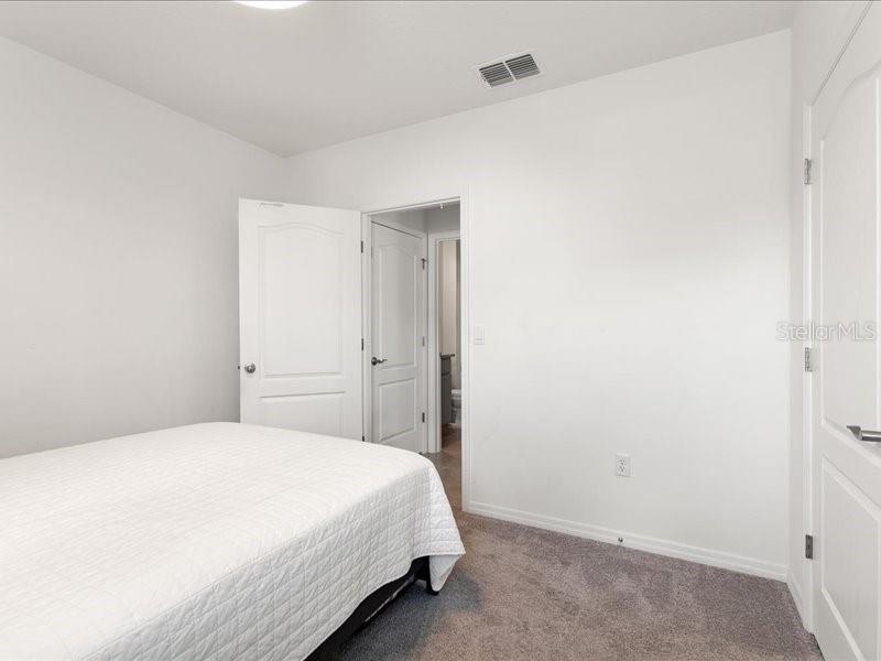 Image 18 of 43 For 1157 Cascades Avenue