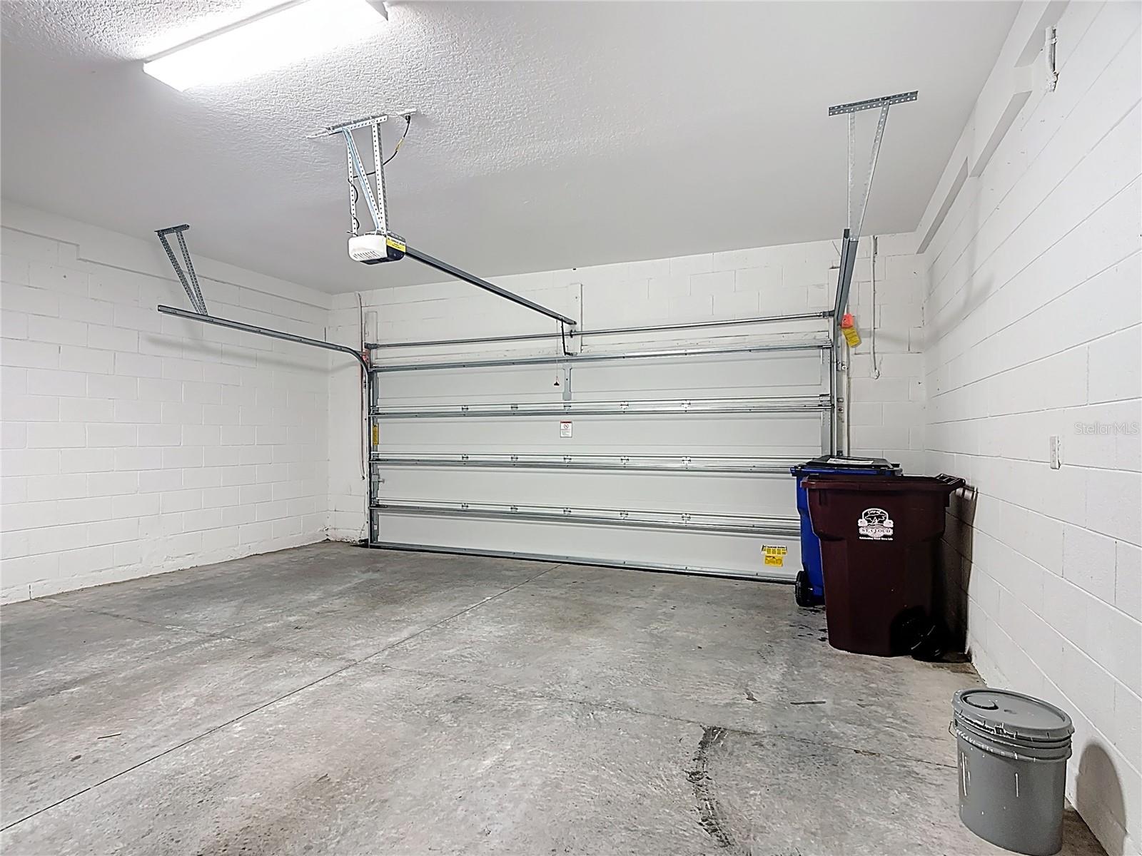 Image 31 of 41 For 2512 Blowing Breeze Avenue