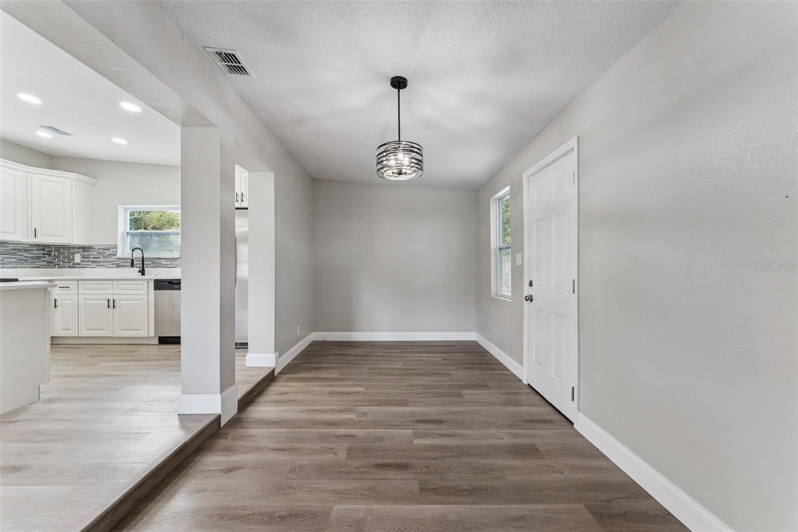 Image 19 of 47 For 5738 Yucatan Drive