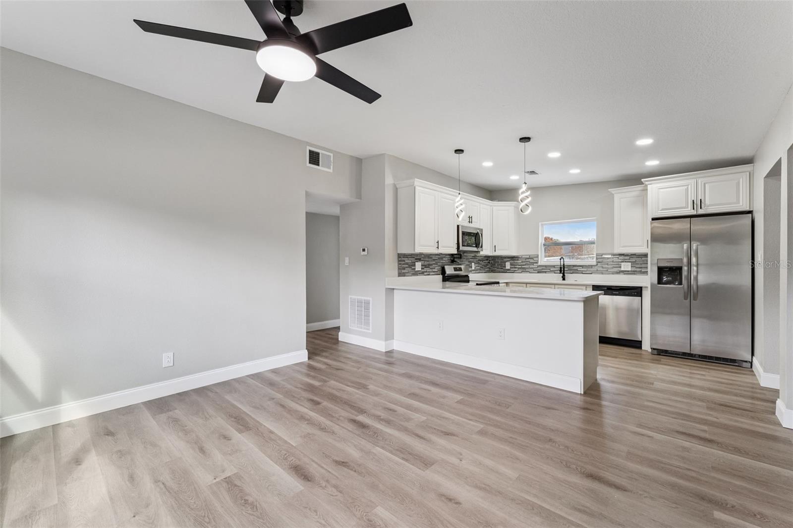 Image 22 of 47 For 5738 Yucatan Drive