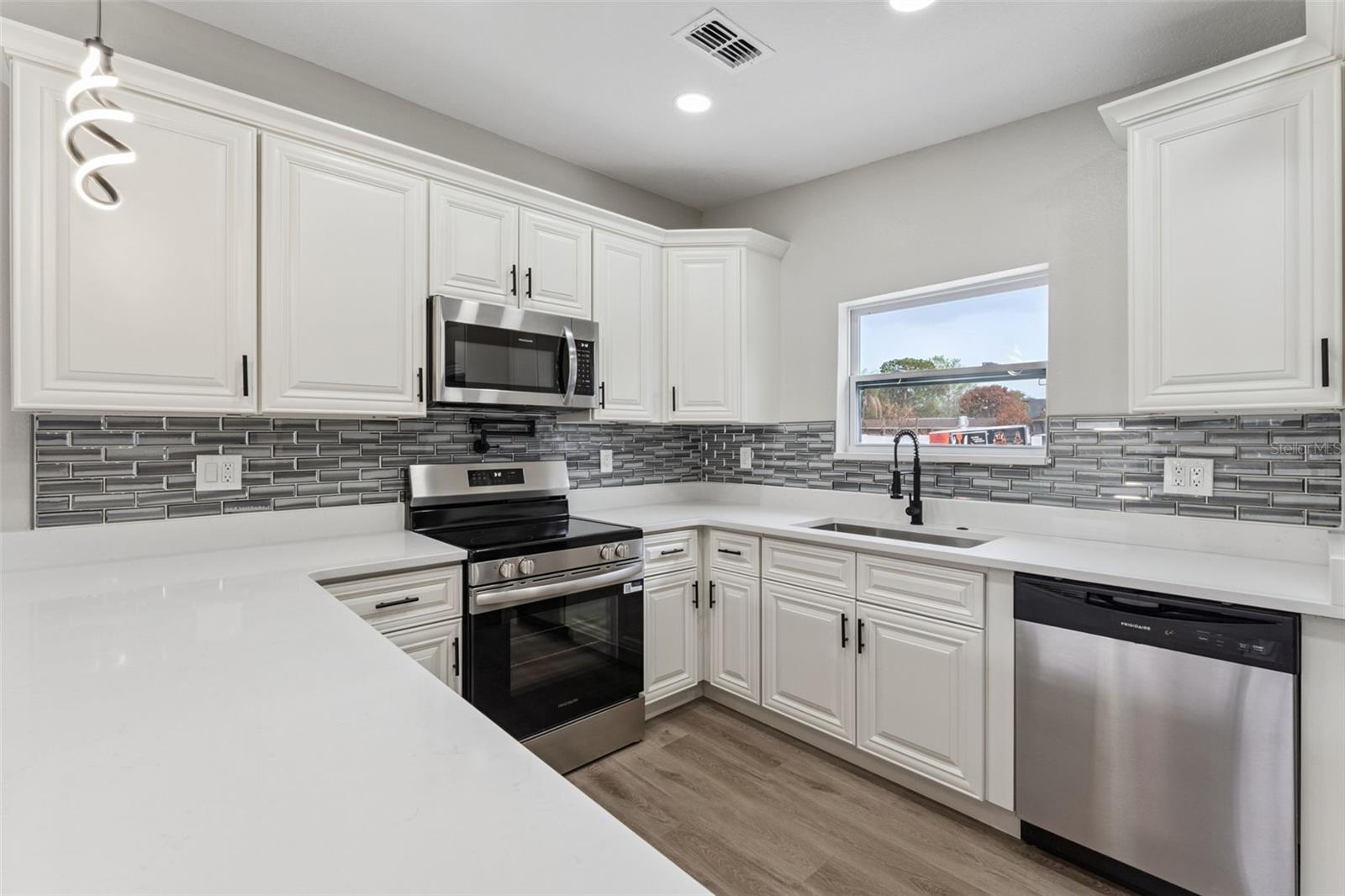 Image 4 of 47 For 5738 Yucatan Drive