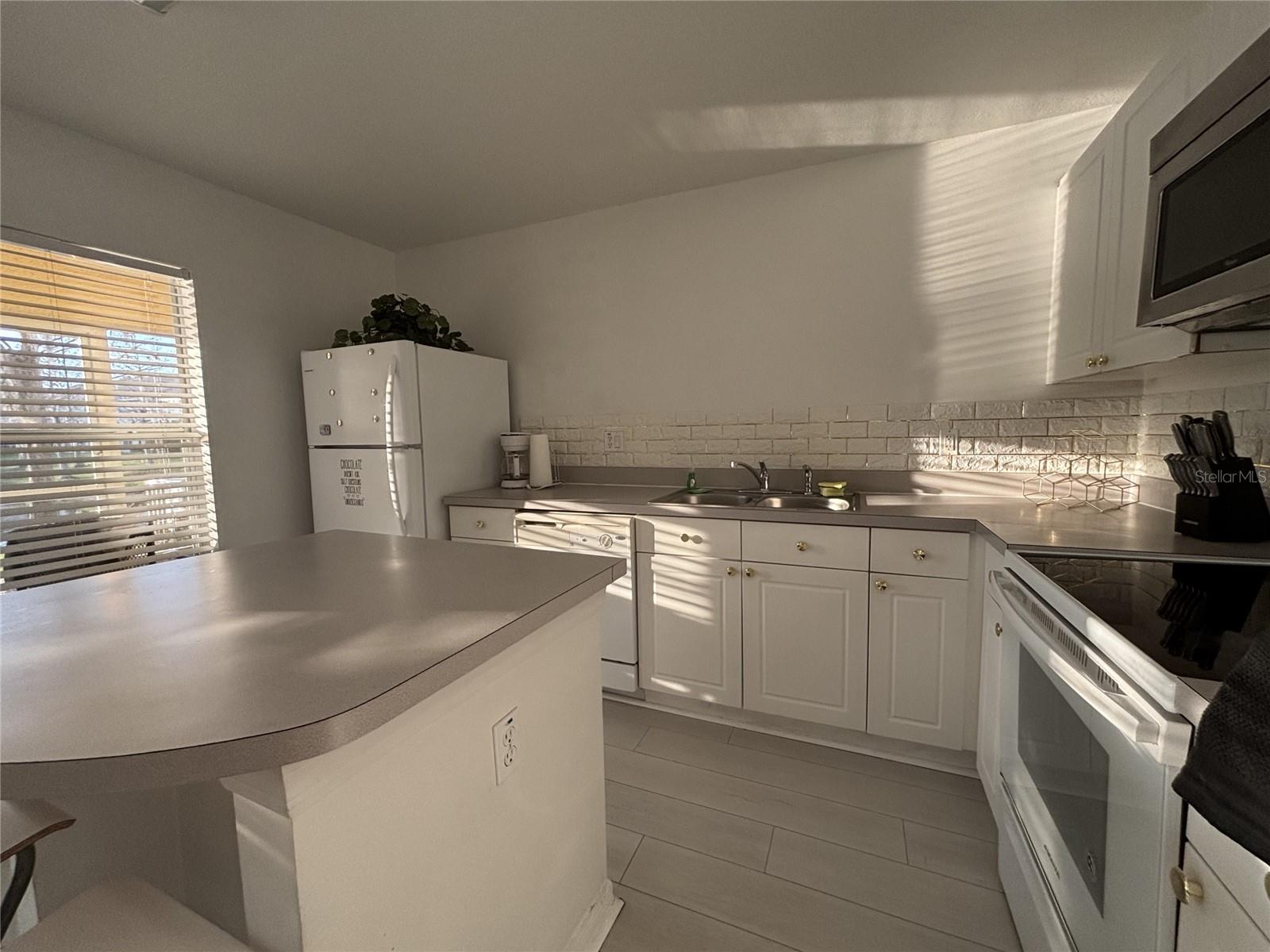 Image 3 of 18 For 2833 Club Cortile Circle