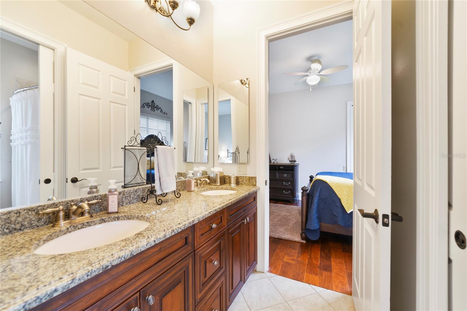 Image 32 of 51 For 6330 Lake Burden View Drive