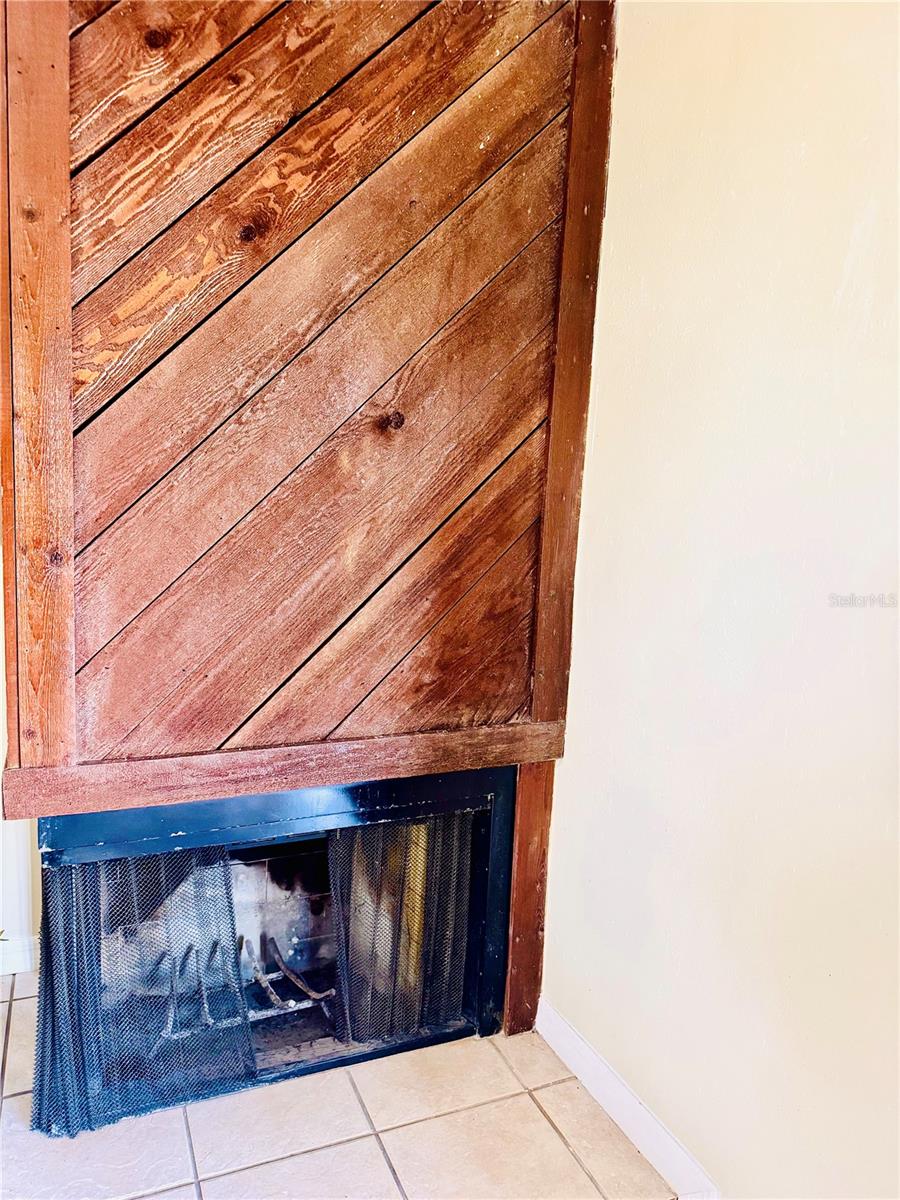 Image 4 of 23 For 1303 Dunhill Drive