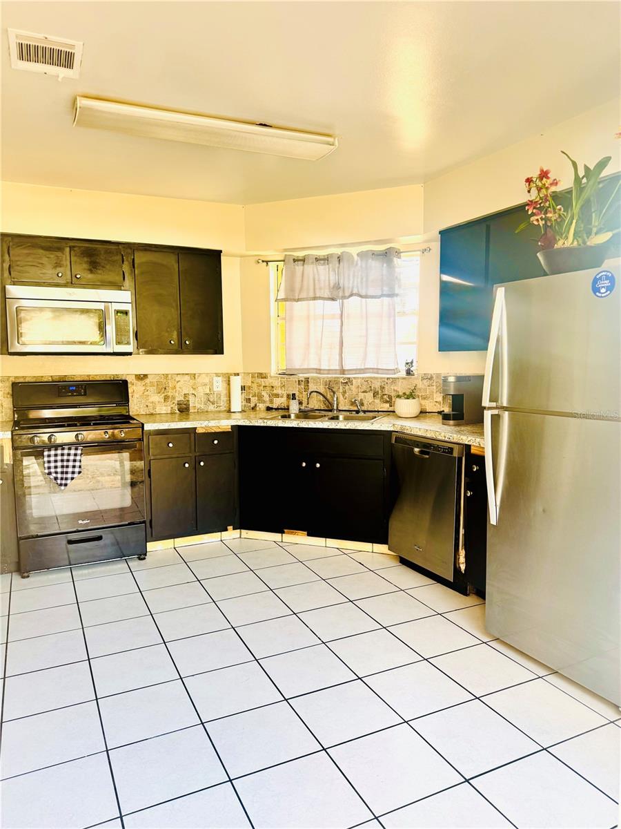 Image 6 of 23 For 1303 Dunhill Drive