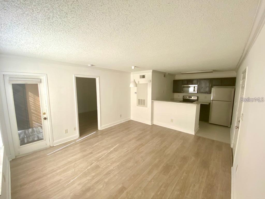 Image 5 of 13 For 2130 Cascades Boulevard 105