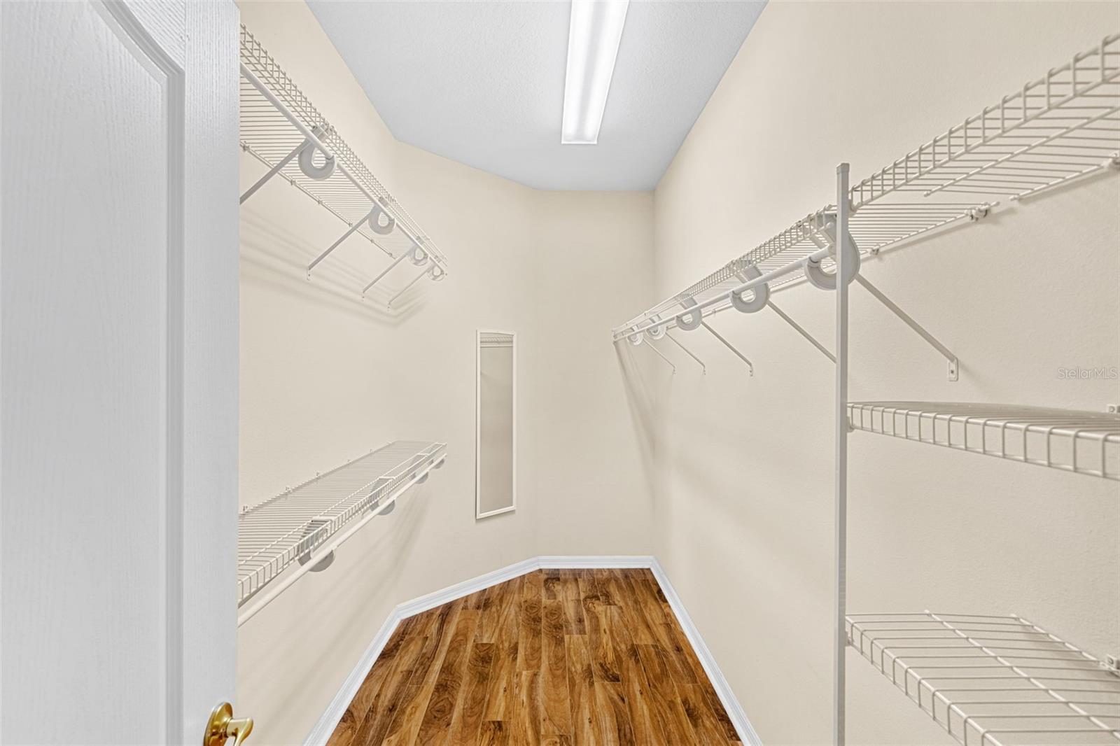 Image 18 of 54 For 2700 Camberly Circle