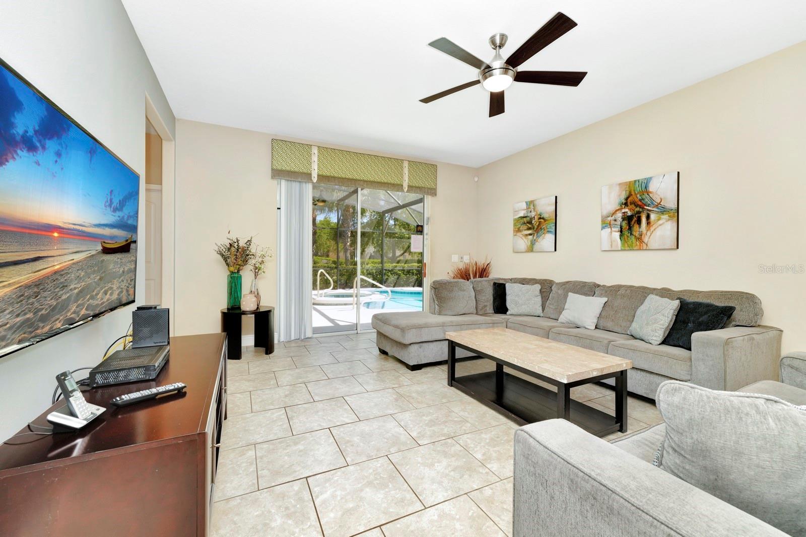 Image 4 of 24 For 4416 Acorn Court