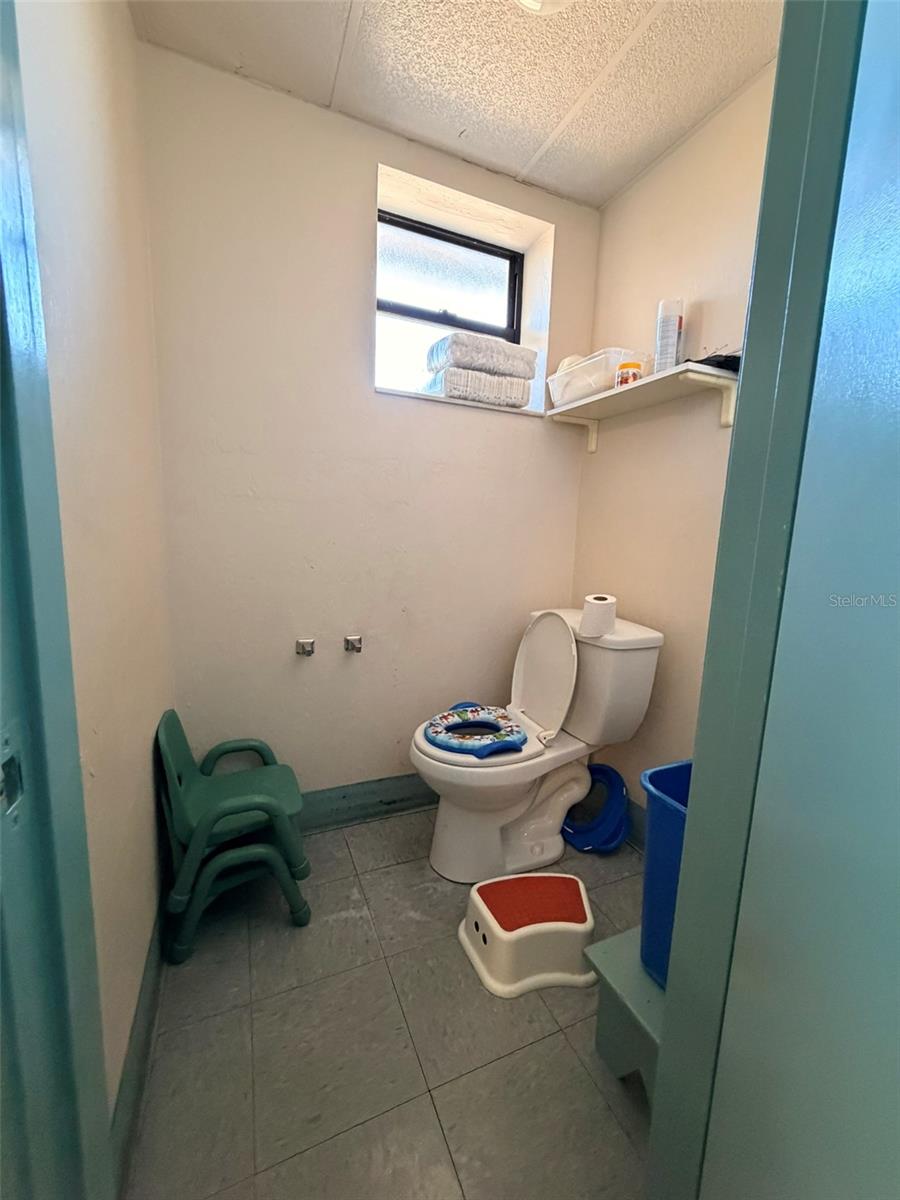 Image 23 of 28 For 13610 Learning Court