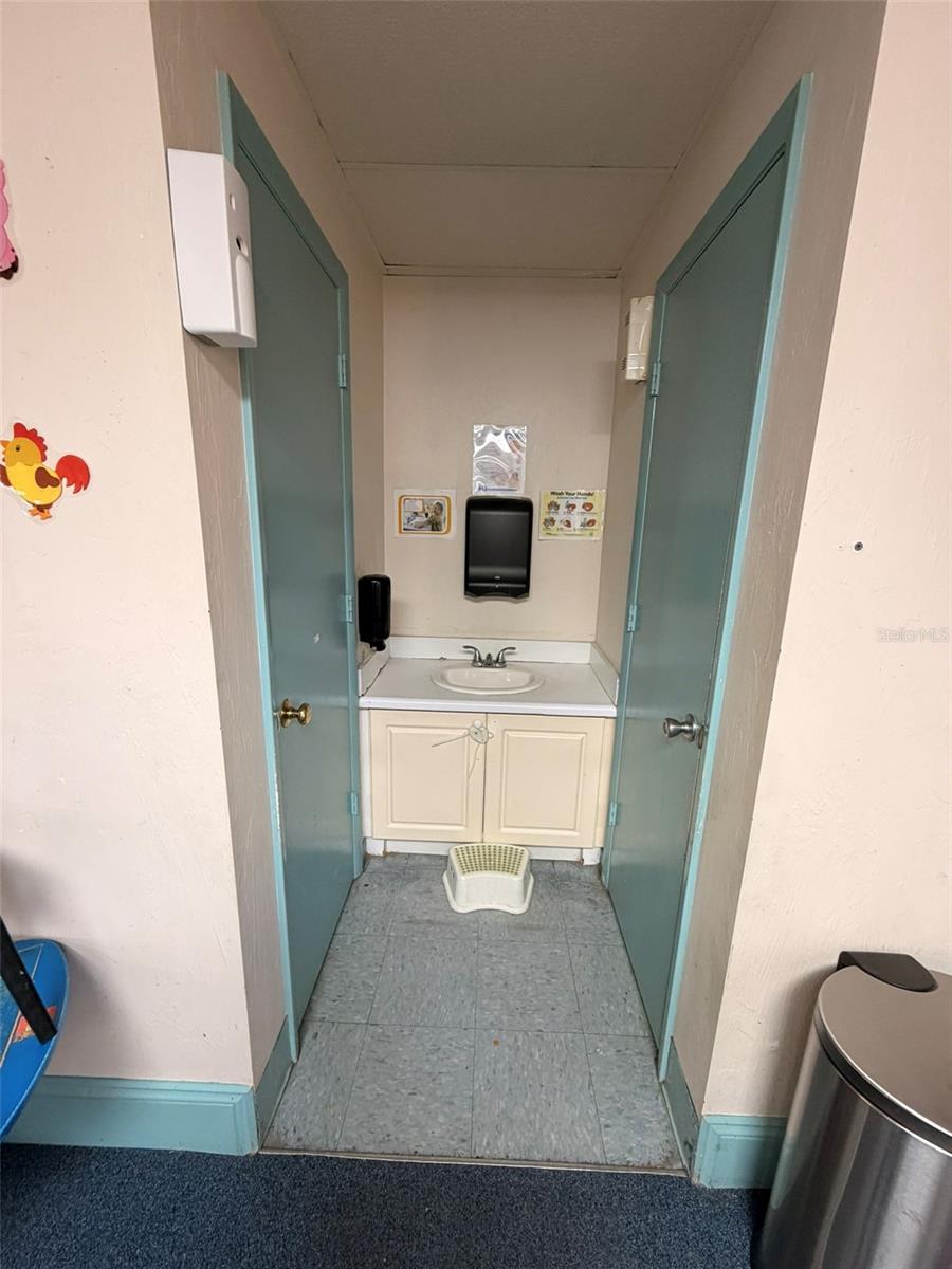 Image 7 of 28 For 13610 Learning Court