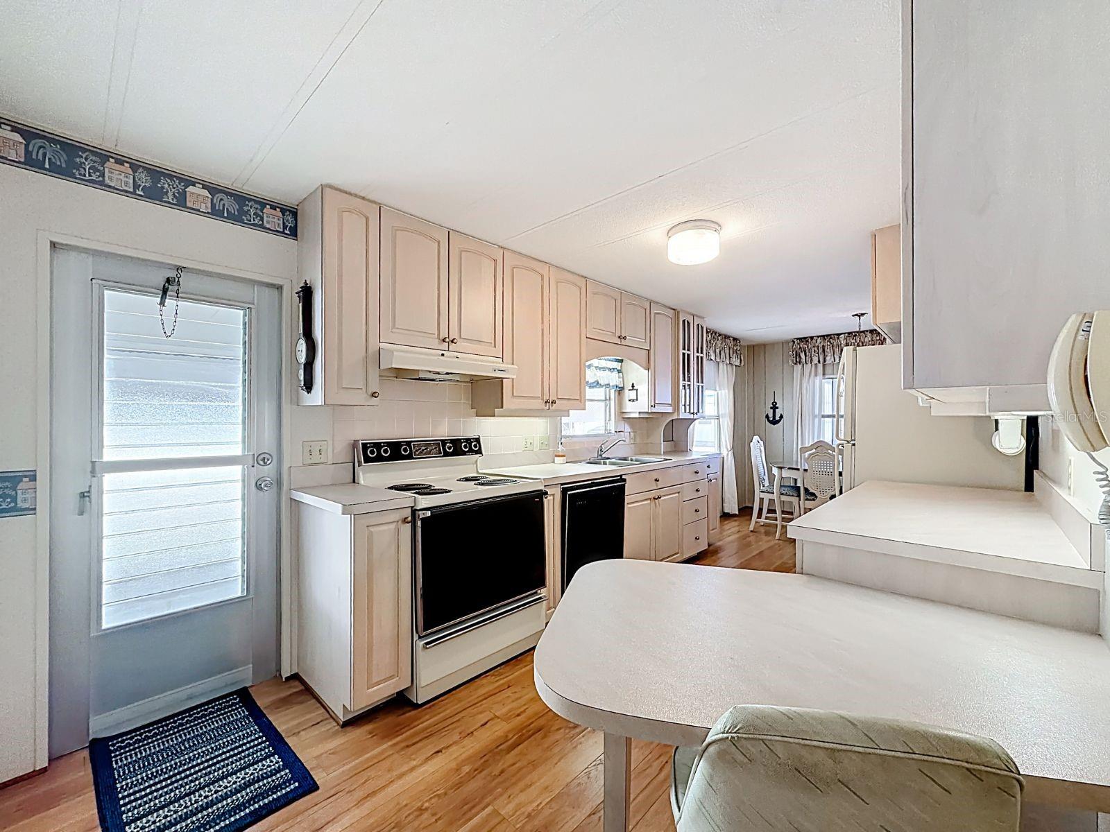 Image 7 of 23 For 1100 Belcher Road S 561