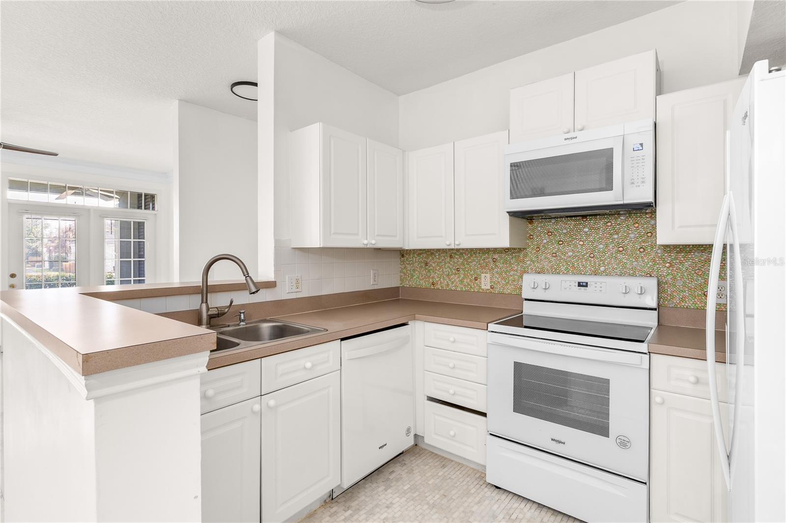 Image 10 of 21 For 239 Longview Avenue 112