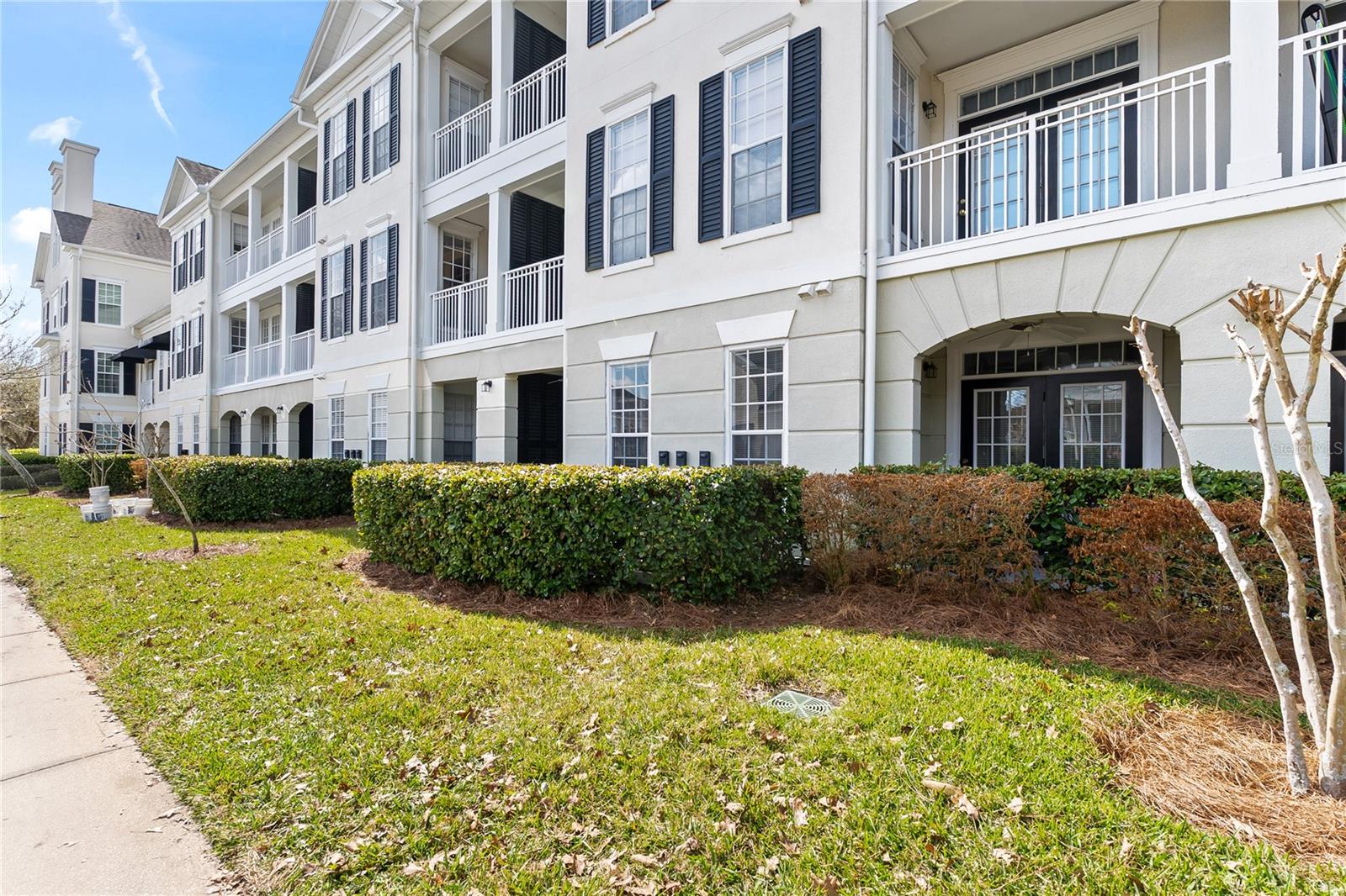 Image 11 of 21 For 239 Longview Avenue 112