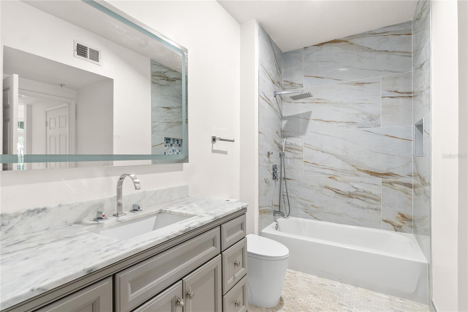 Image 17 of 21 For 239 Longview Avenue 112