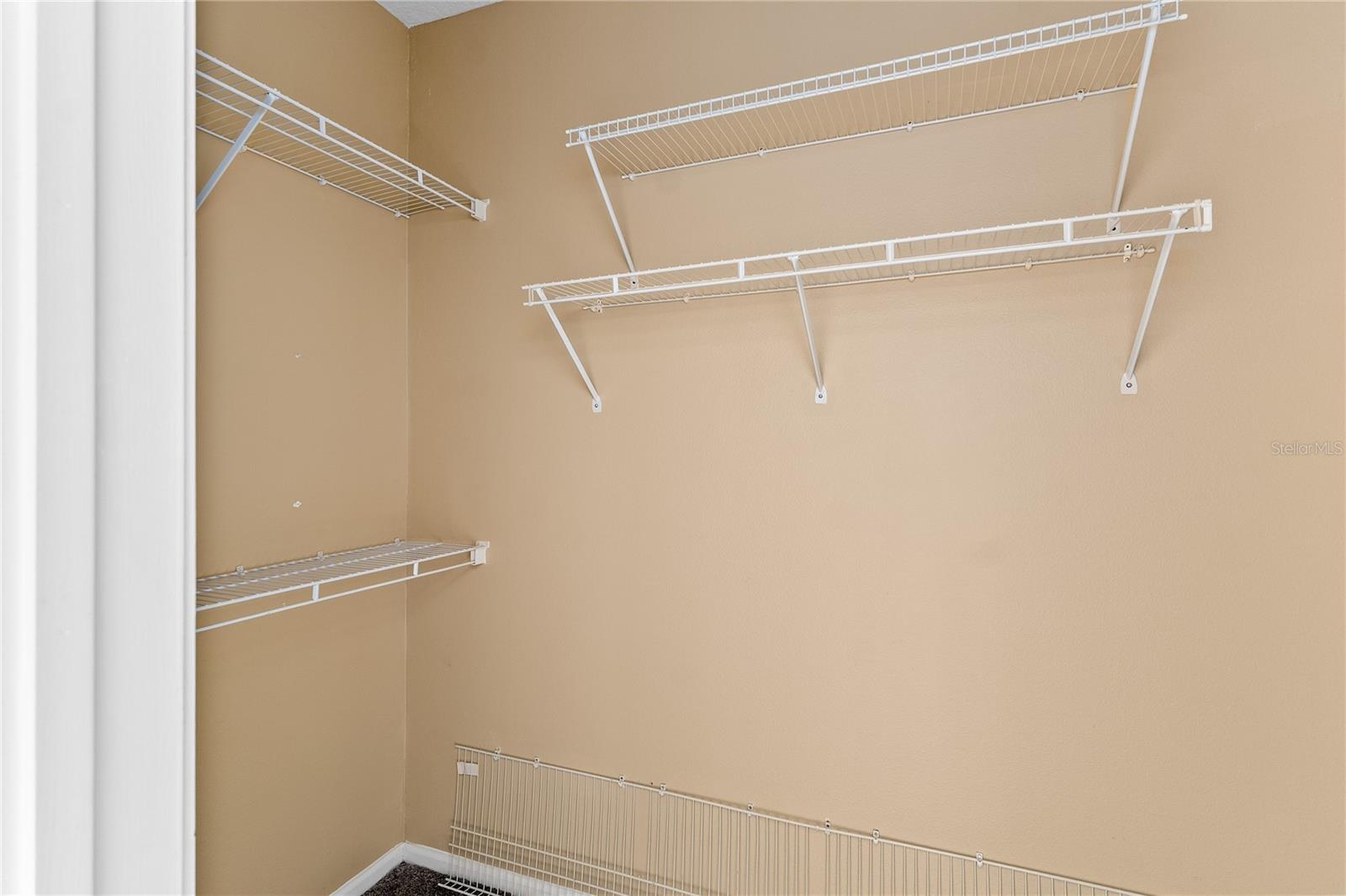 Image 18 of 21 For 239 Longview Avenue 112