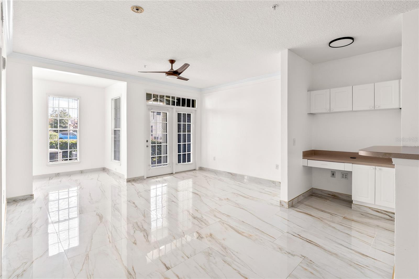 Image 6 of 21 For 239 Longview Avenue 112