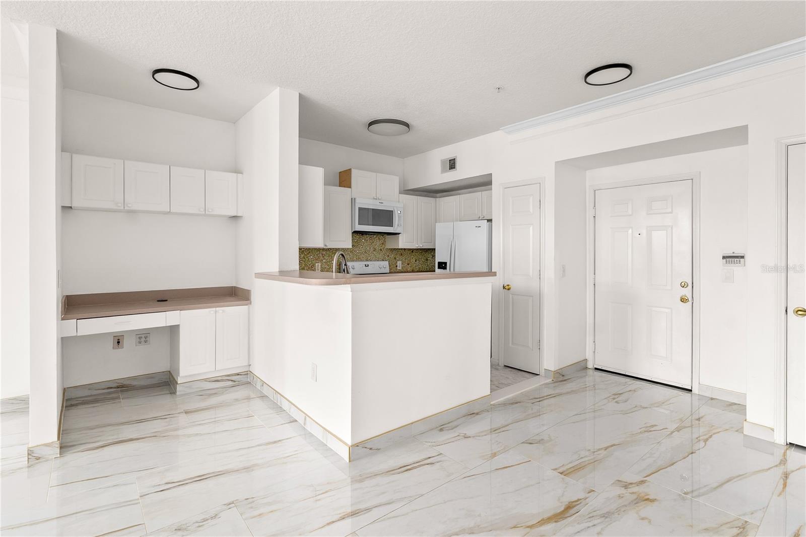 Image 8 of 21 For 239 Longview Avenue 112