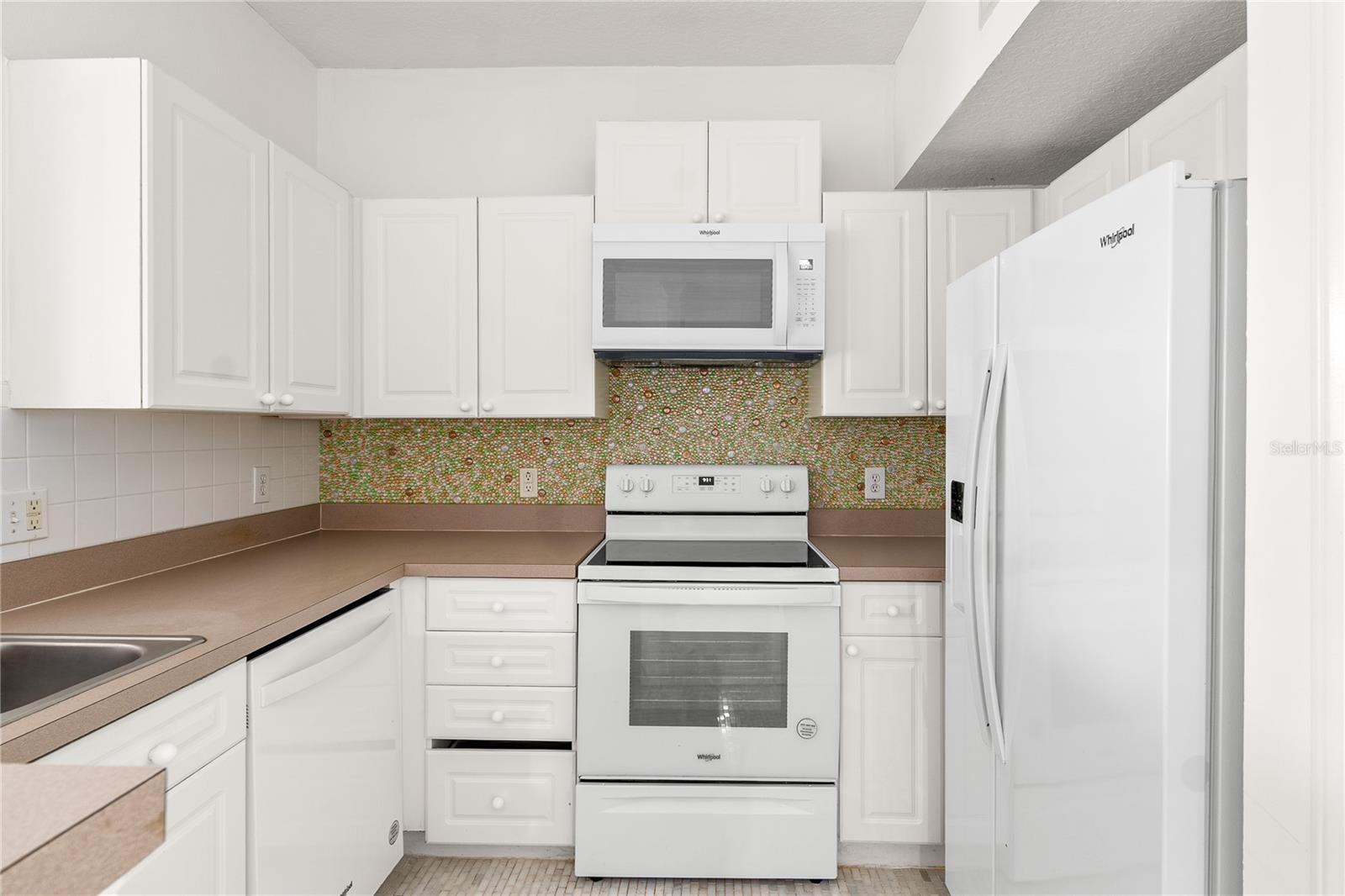 Image 9 of 21 For 239 Longview Avenue 112