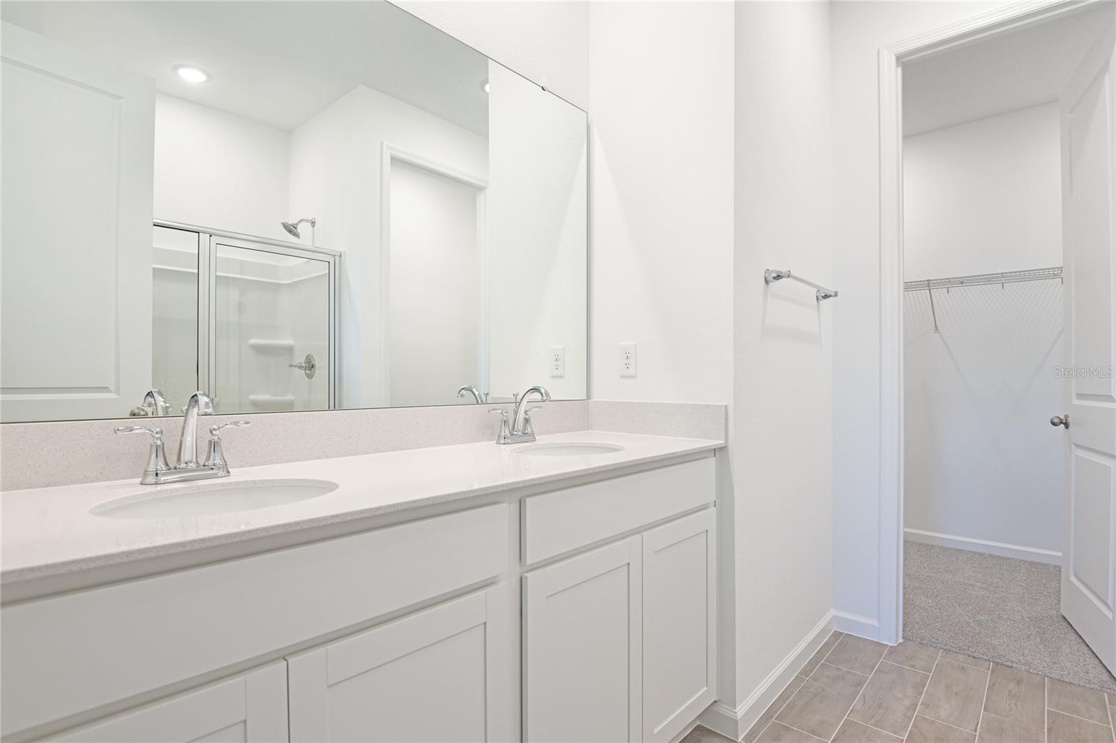 Image 10 of 17 For 1253 Daisy Hill Avenue