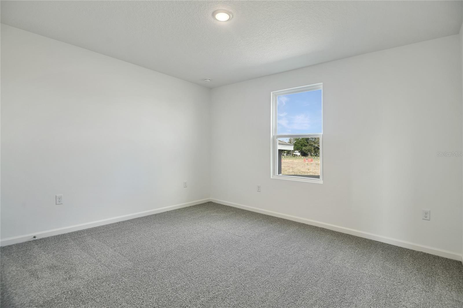 Image 14 of 17 For 1253 Daisy Hill Avenue