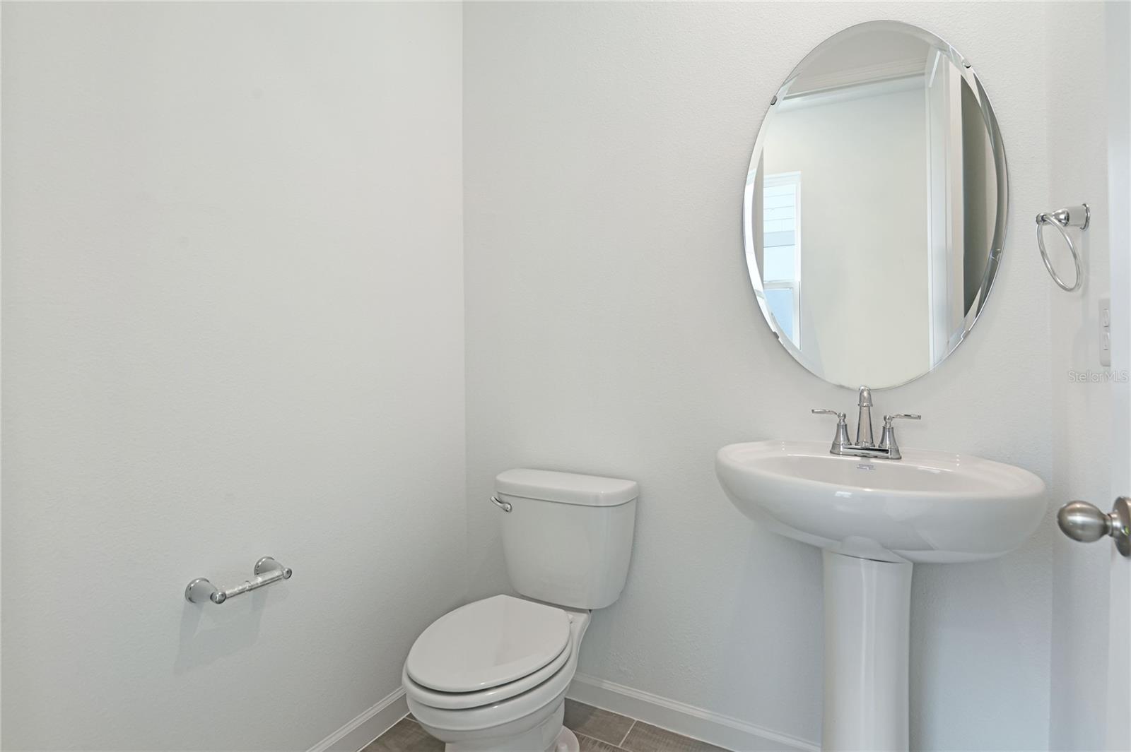 Image 3 of 17 For 1253 Daisy Hill Avenue