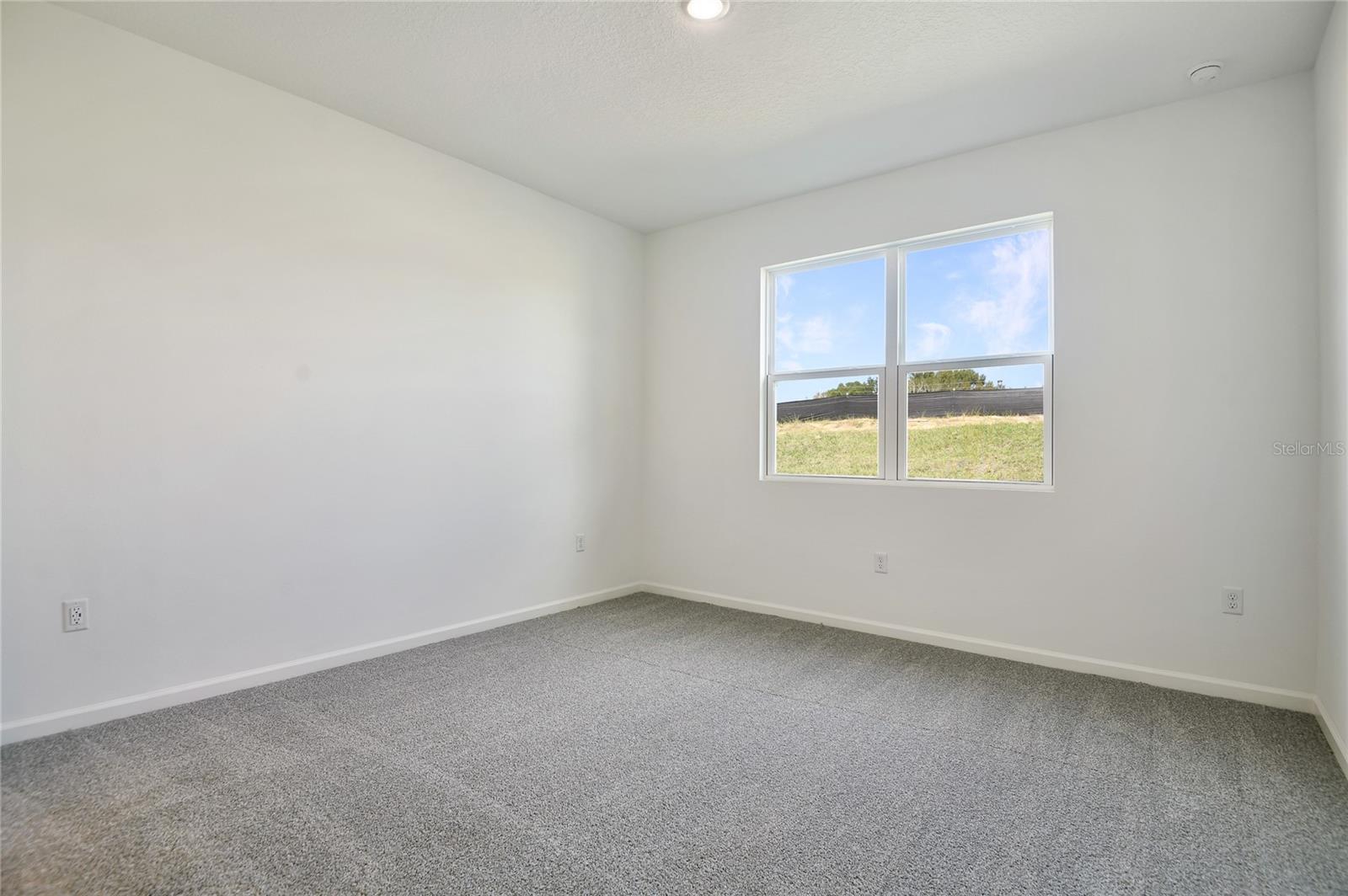 Image 9 of 17 For 1253 Daisy Hill Avenue